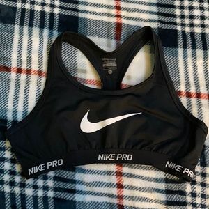 Black Nike Sportbra